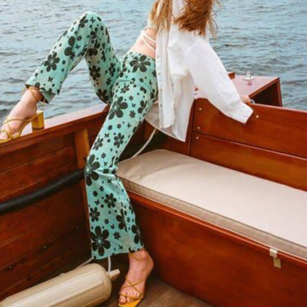 Urban Outfitters Bryn Pull-On Flare Pants Size XS